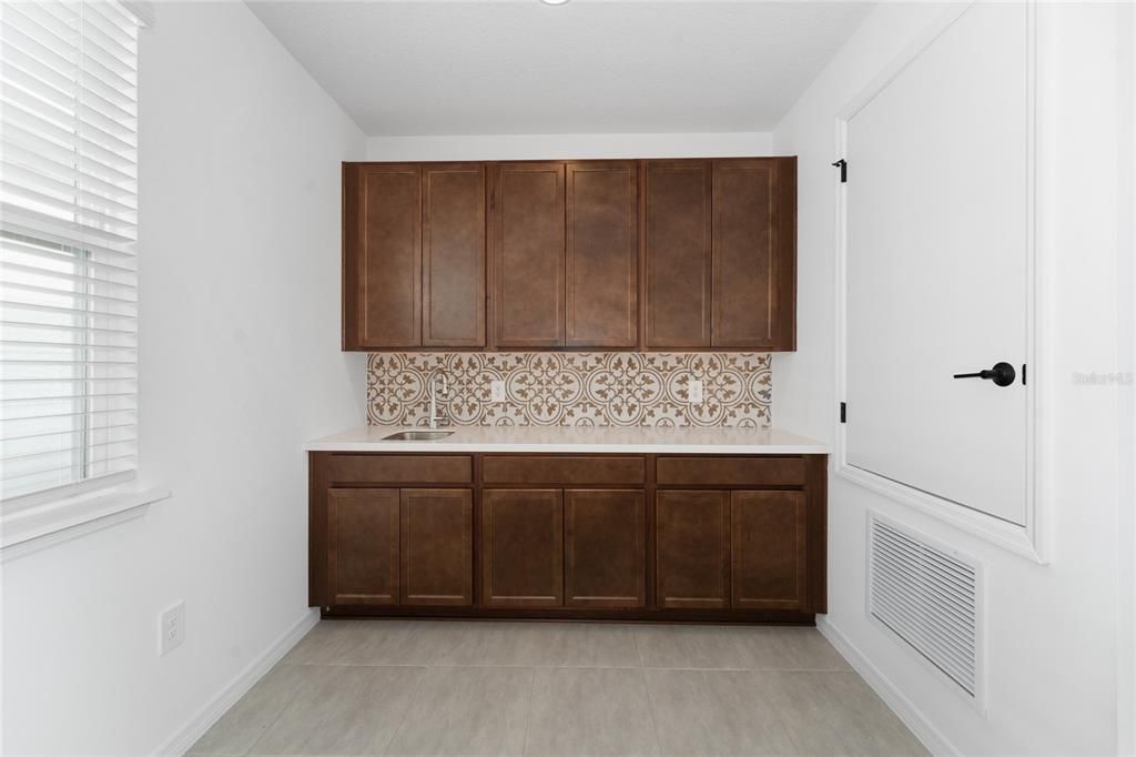 出租: $3,700 (4 贝兹, 4 浴室, 2931 平方英尺)