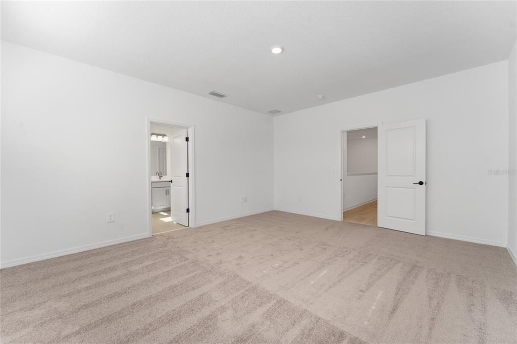 出租: $3,700 (4 贝兹, 4 浴室, 2931 平方英尺)