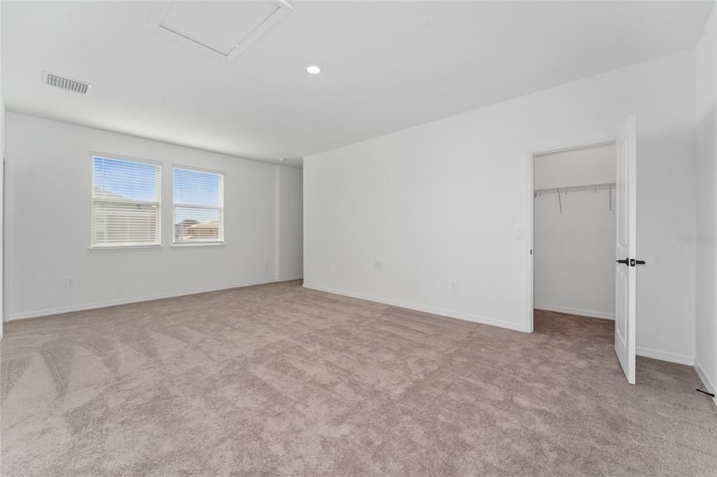 出租: $3,700 (4 贝兹, 4 浴室, 2931 平方英尺)