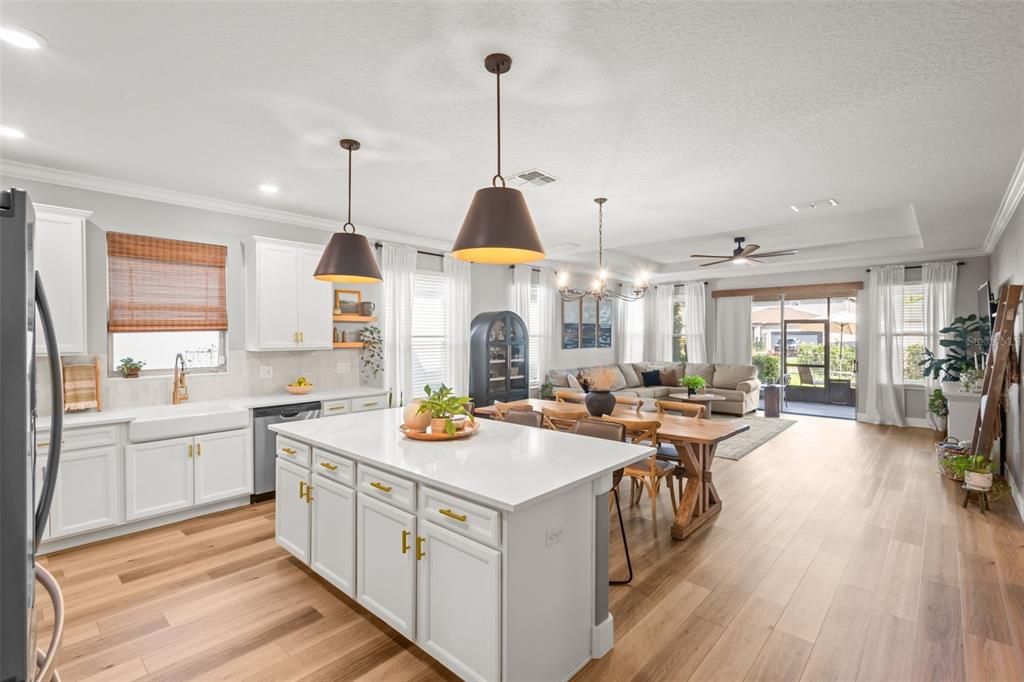 For Sale: $640,000 (5 beds, 4 baths, 3115 Square Feet)