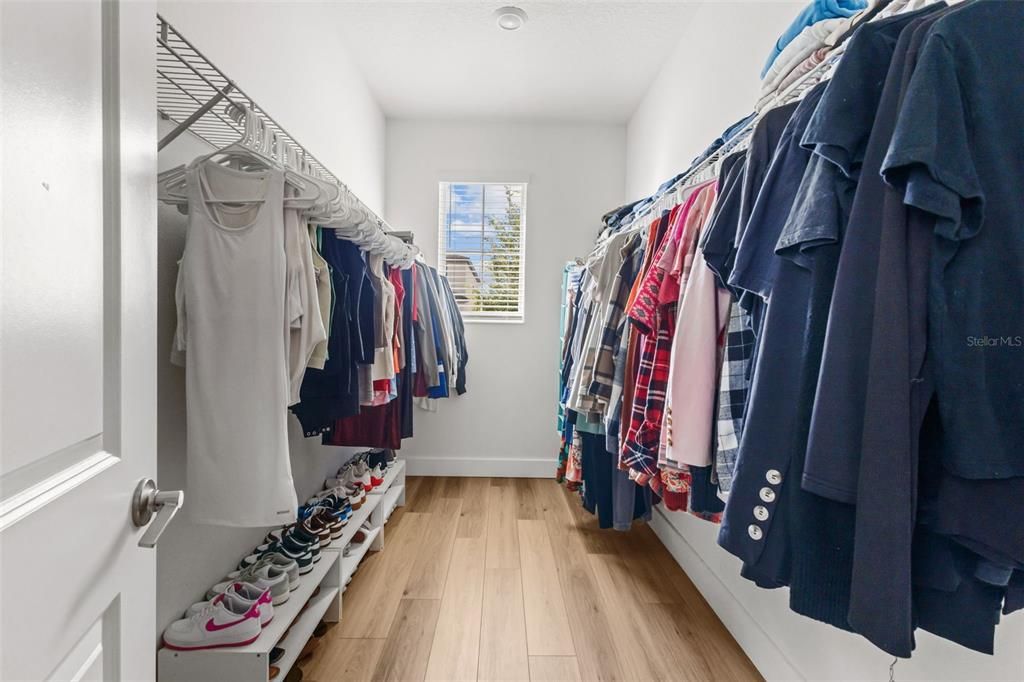 For Sale: $640,000 (5 beds, 4 baths, 3115 Square Feet)