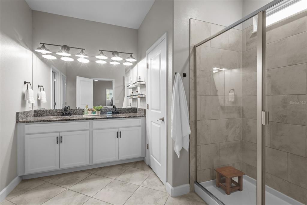 For Sale: $640,000 (5 beds, 4 baths, 3115 Square Feet)