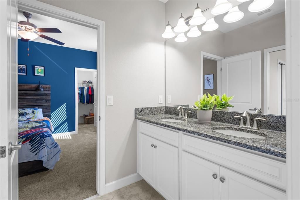 For Sale: $640,000 (5 beds, 4 baths, 3115 Square Feet)