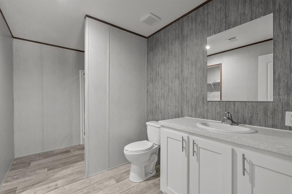 En Venta: $299,000 (4 camas, 2 baños, 1456 Pies cuadrados)