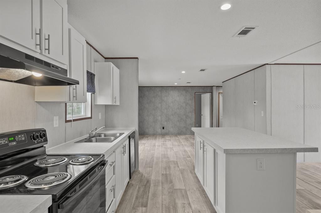 En Venta: $299,000 (4 camas, 2 baños, 1456 Pies cuadrados)