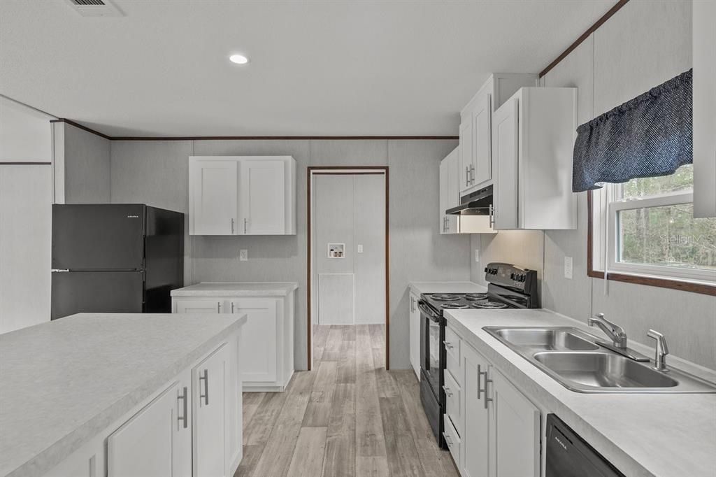 En Venta: $299,000 (4 camas, 2 baños, 1456 Pies cuadrados)