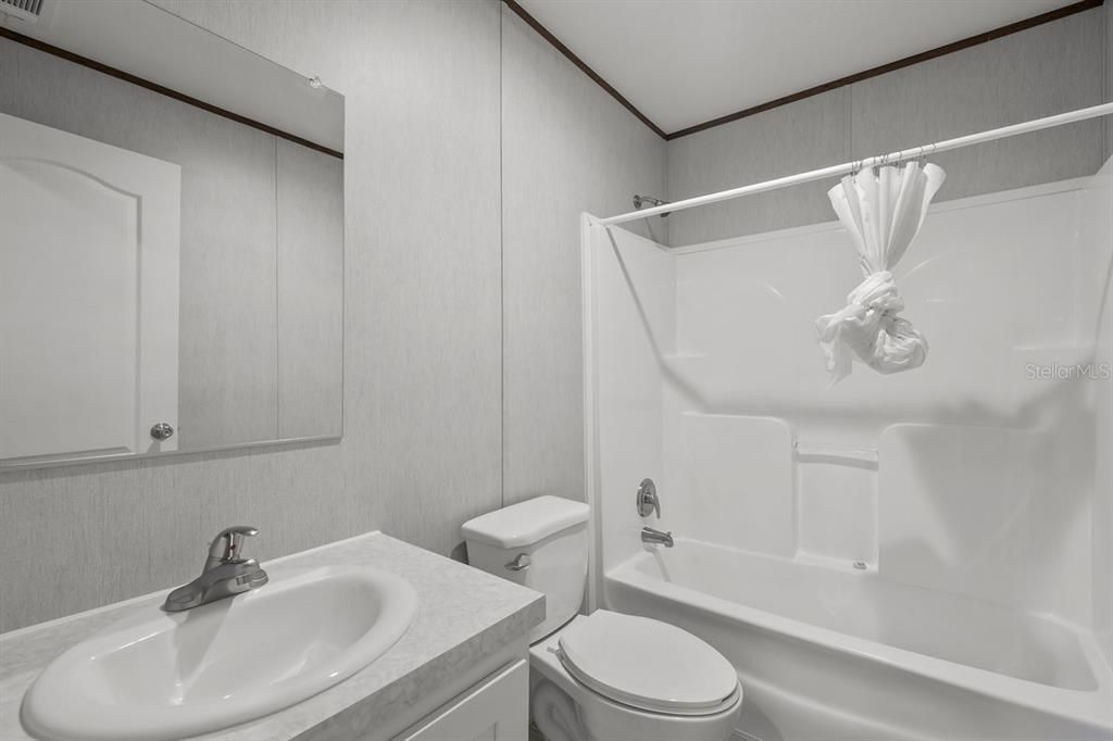 En Venta: $299,000 (4 camas, 2 baños, 1456 Pies cuadrados)