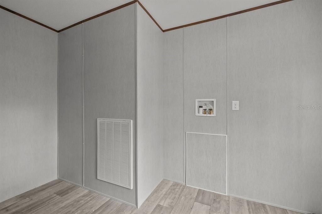 En Venta: $299,000 (4 camas, 2 baños, 1456 Pies cuadrados)