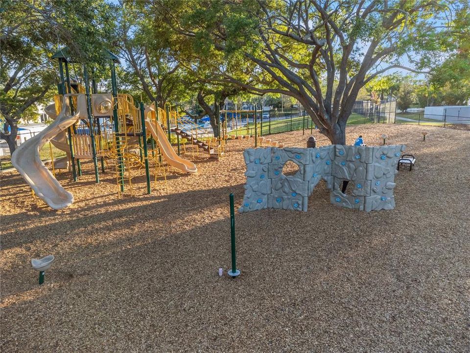 For Sale: $299,500 (3 beds, 2 baths, 1465 Square Feet)