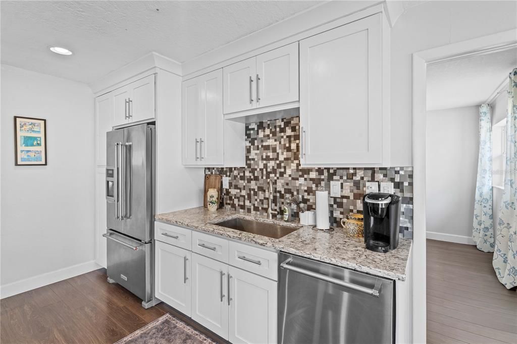 For Sale: $299,500 (3 beds, 2 baths, 1465 Square Feet)