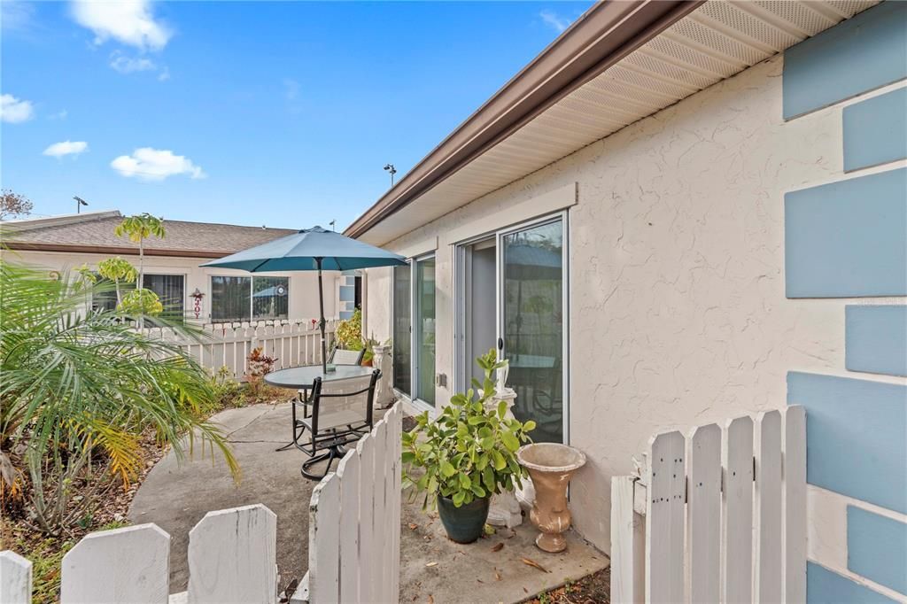 For Sale: $299,500 (3 beds, 2 baths, 1465 Square Feet)