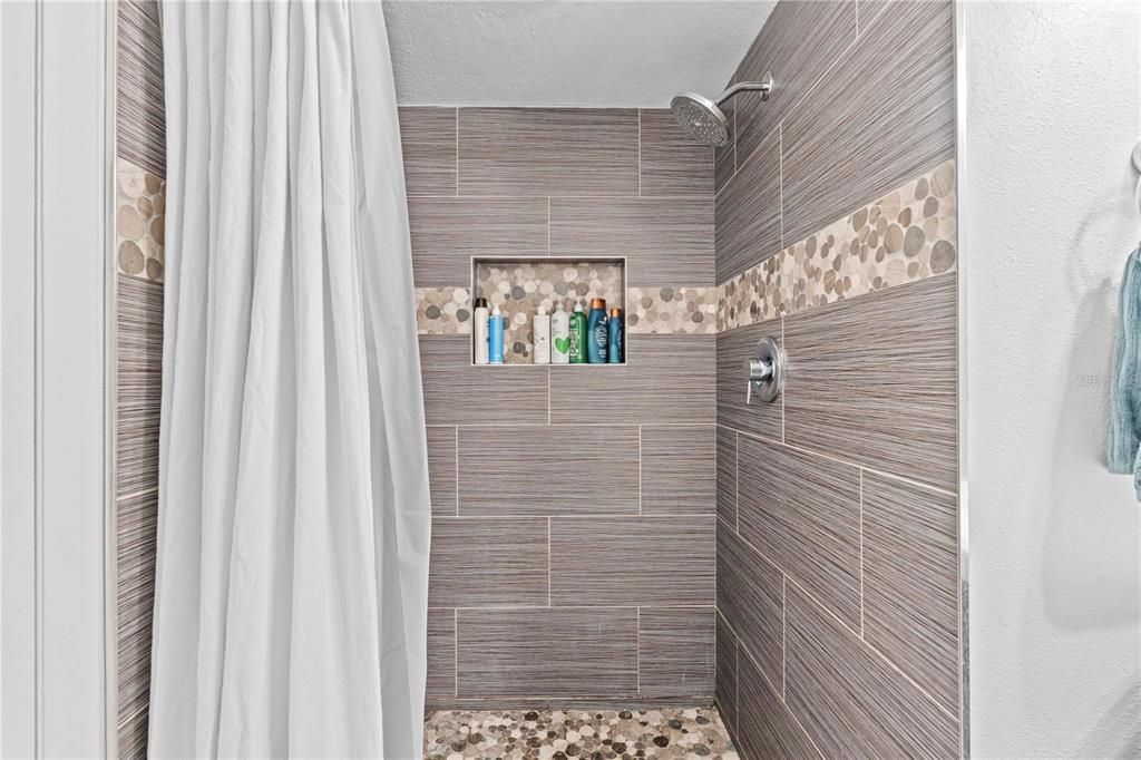 For Sale: $299,500 (3 beds, 2 baths, 1465 Square Feet)