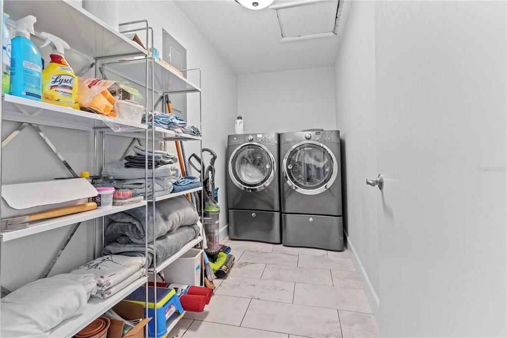 For Sale: $299,500 (3 beds, 2 baths, 1465 Square Feet)