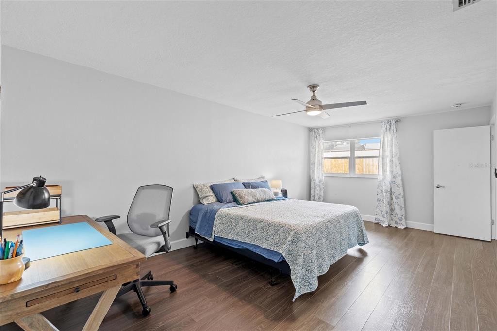 For Sale: $299,500 (3 beds, 2 baths, 1465 Square Feet)