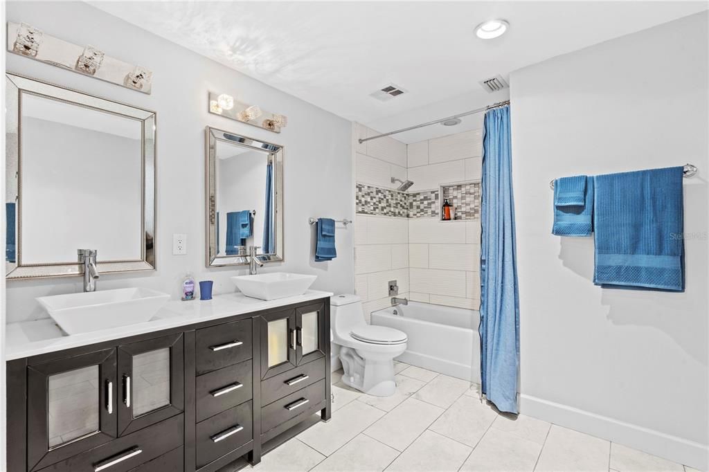 For Sale: $299,500 (3 beds, 2 baths, 1465 Square Feet)