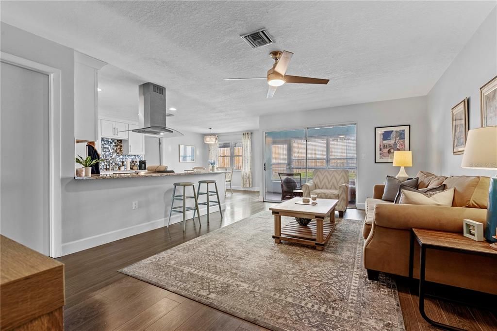 For Sale: $299,500 (3 beds, 2 baths, 1465 Square Feet)