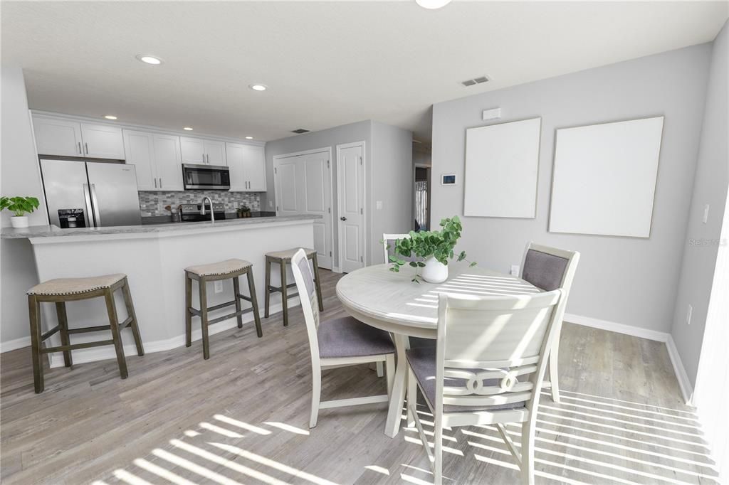 待售: $245,000 (3 贝兹, 2 浴室, 1306 平方英尺)