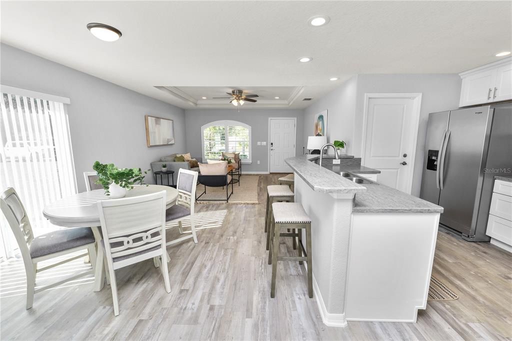 待售: $245,000 (3 贝兹, 2 浴室, 1306 平方英尺)