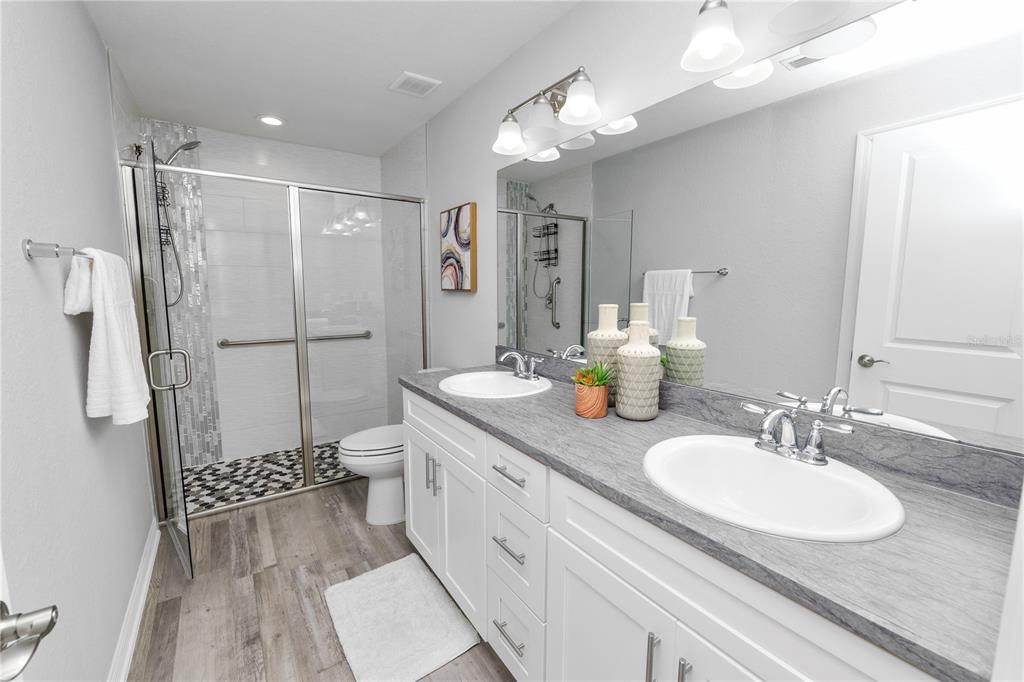 待售: $245,000 (3 贝兹, 2 浴室, 1306 平方英尺)