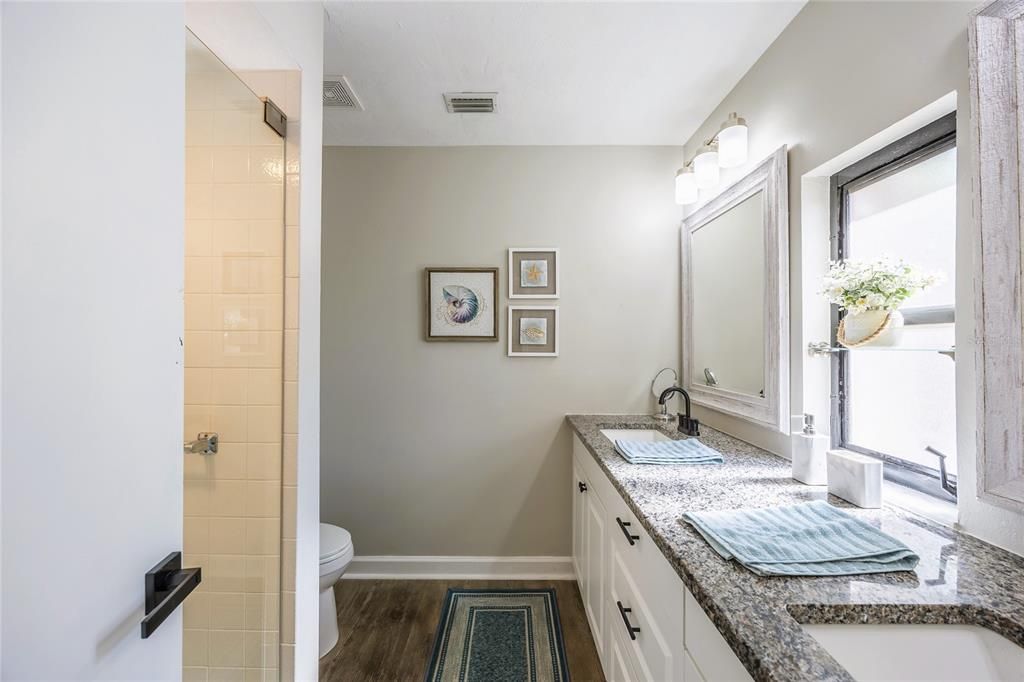 En Venta: $329,900 (2 camas, 2 baños, 1445 Pies cuadrados)