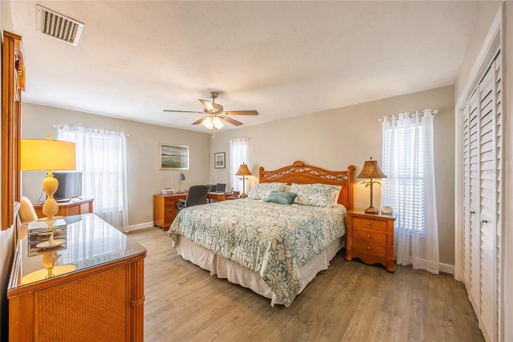 En Venta: $329,900 (2 camas, 2 baños, 1445 Pies cuadrados)