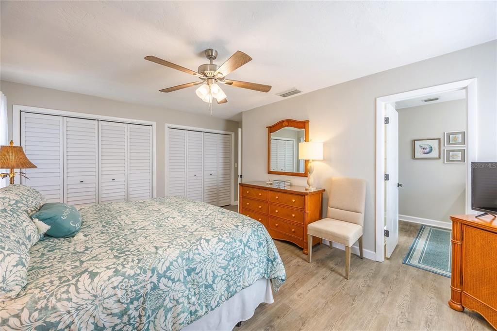 En Venta: $329,900 (2 camas, 2 baños, 1445 Pies cuadrados)