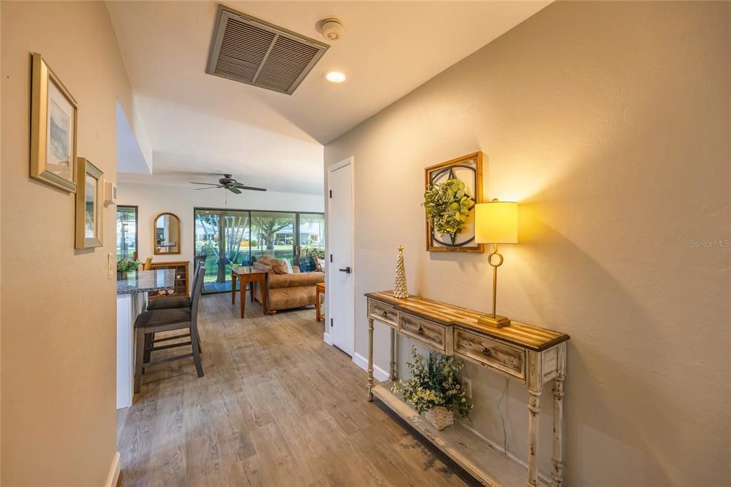 En Venta: $329,900 (2 camas, 2 baños, 1445 Pies cuadrados)