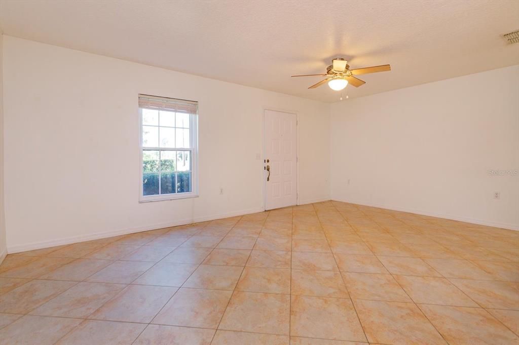 For Sale: $309,000 (2 beds, 2 baths, 1300 Square Feet)