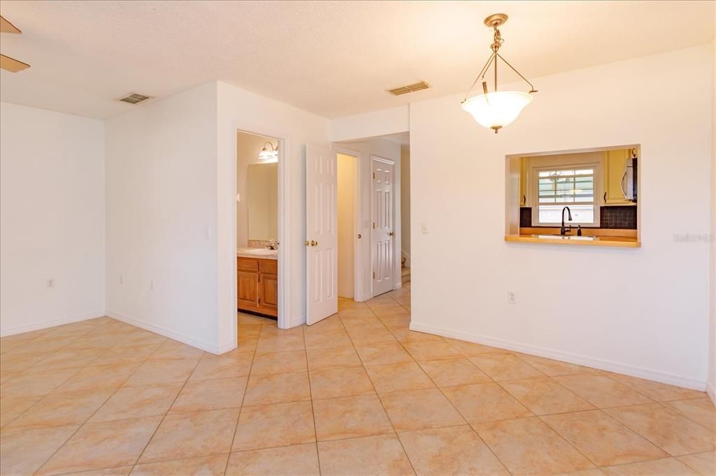 For Sale: $309,000 (2 beds, 2 baths, 1300 Square Feet)