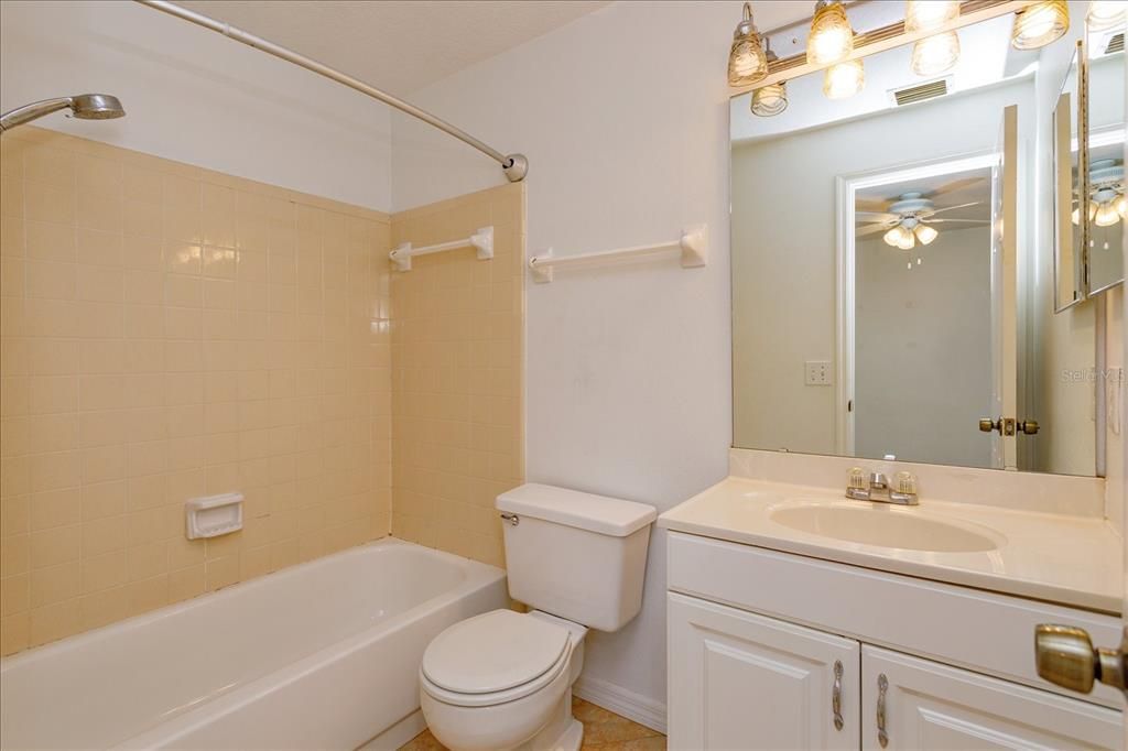 For Sale: $309,000 (2 beds, 2 baths, 1300 Square Feet)