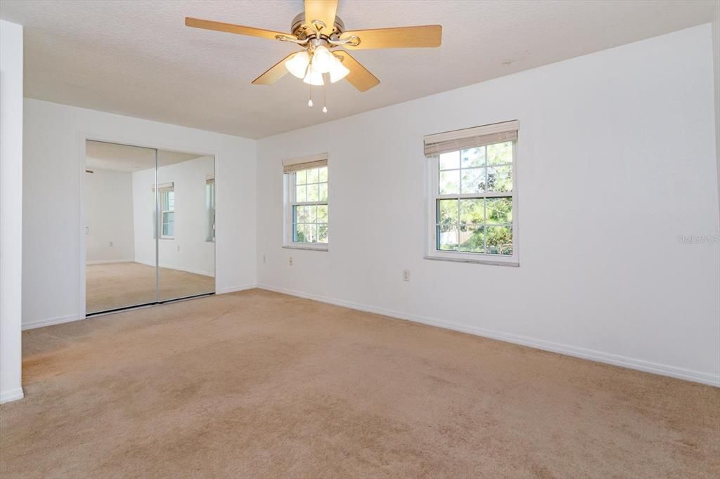 For Sale: $309,000 (2 beds, 2 baths, 1300 Square Feet)