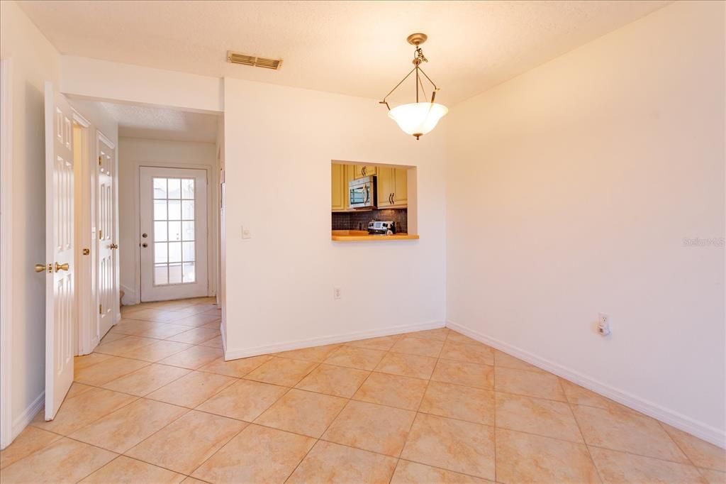 For Sale: $309,000 (2 beds, 2 baths, 1300 Square Feet)