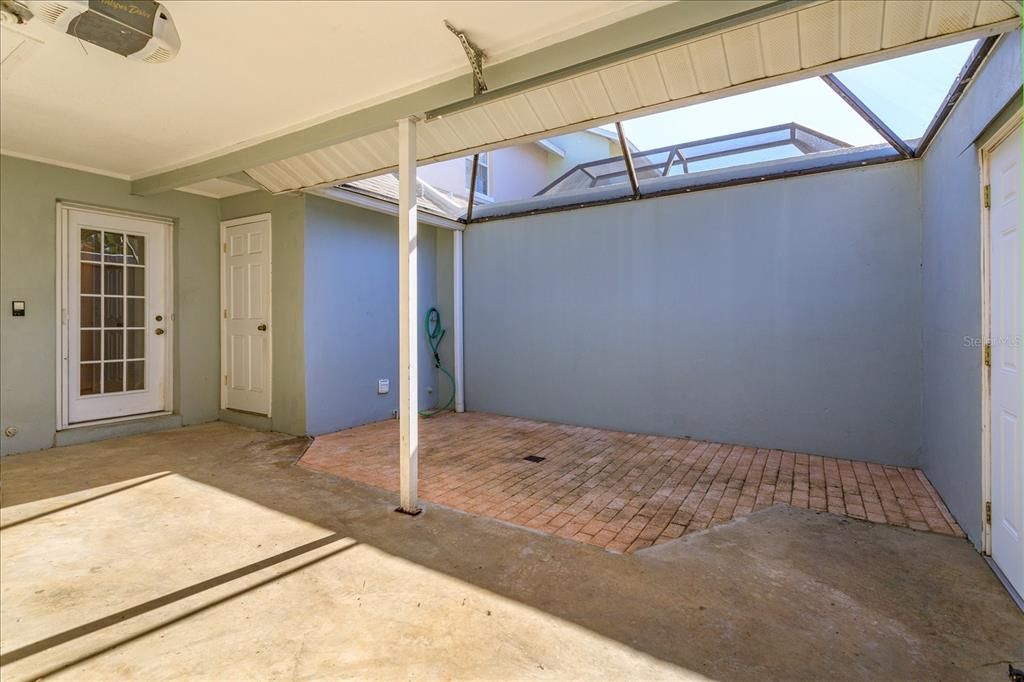 For Sale: $309,000 (2 beds, 2 baths, 1300 Square Feet)