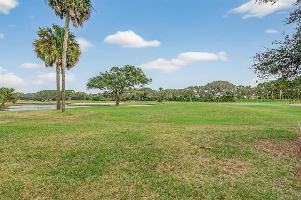 For Sale: $599,000 (2 beds, 2 baths, 2004 Square Feet)