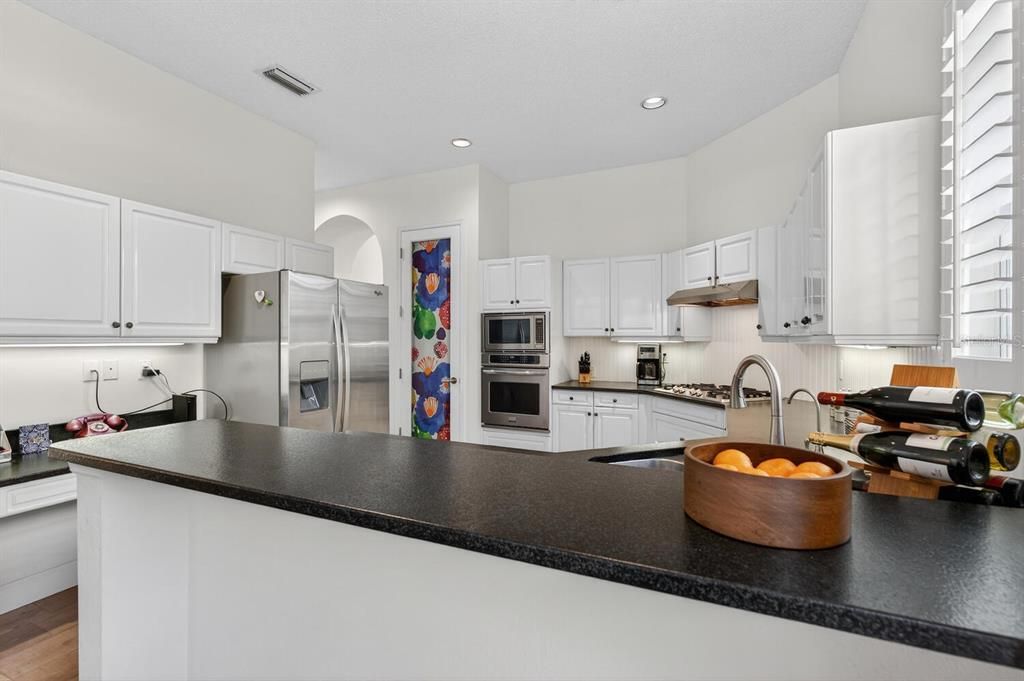 For Sale: $599,000 (2 beds, 2 baths, 2004 Square Feet)