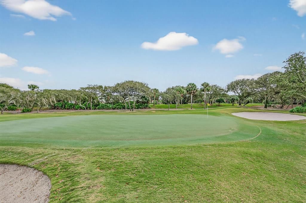 For Sale: $599,000 (2 beds, 2 baths, 2004 Square Feet)