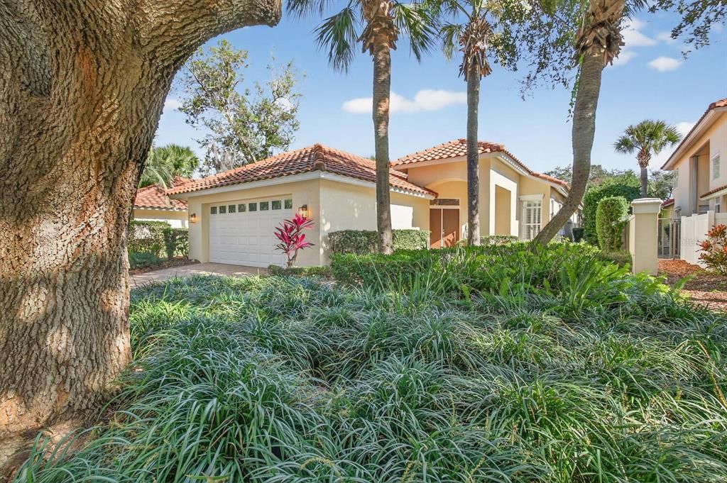 For Sale: $599,000 (2 beds, 2 baths, 2004 Square Feet)