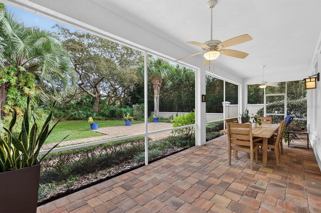 For Sale: $599,000 (2 beds, 2 baths, 2004 Square Feet)