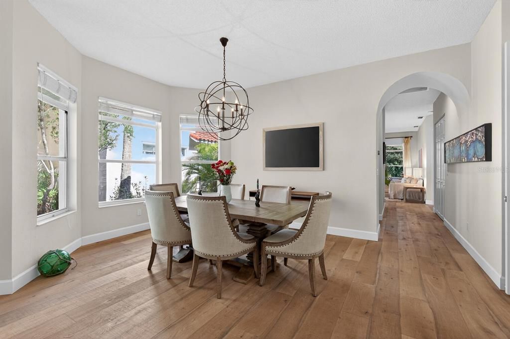 For Sale: $599,000 (2 beds, 2 baths, 2004 Square Feet)