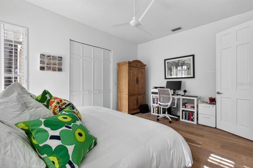 For Sale: $599,000 (2 beds, 2 baths, 2004 Square Feet)