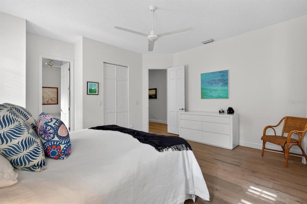 For Sale: $599,000 (2 beds, 2 baths, 2004 Square Feet)