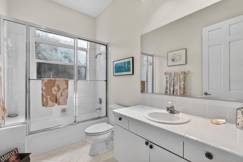 For Sale: $599,000 (2 beds, 2 baths, 2004 Square Feet)