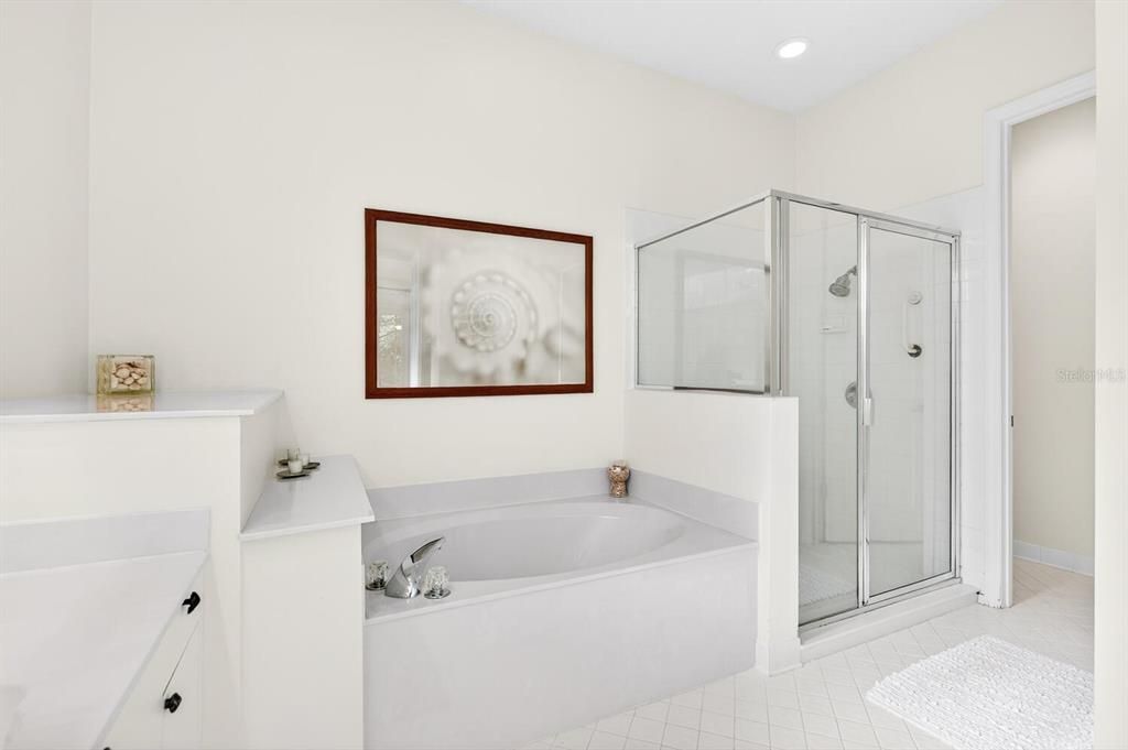 For Sale: $599,000 (2 beds, 2 baths, 2004 Square Feet)