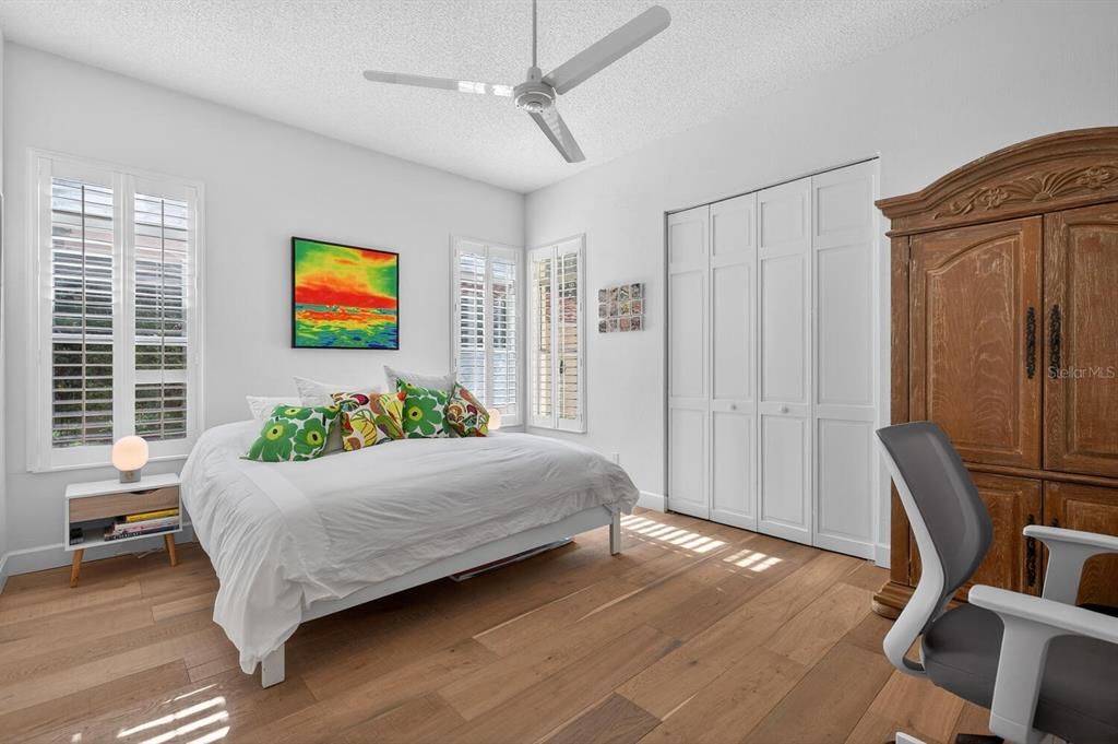 For Sale: $599,000 (2 beds, 2 baths, 2004 Square Feet)