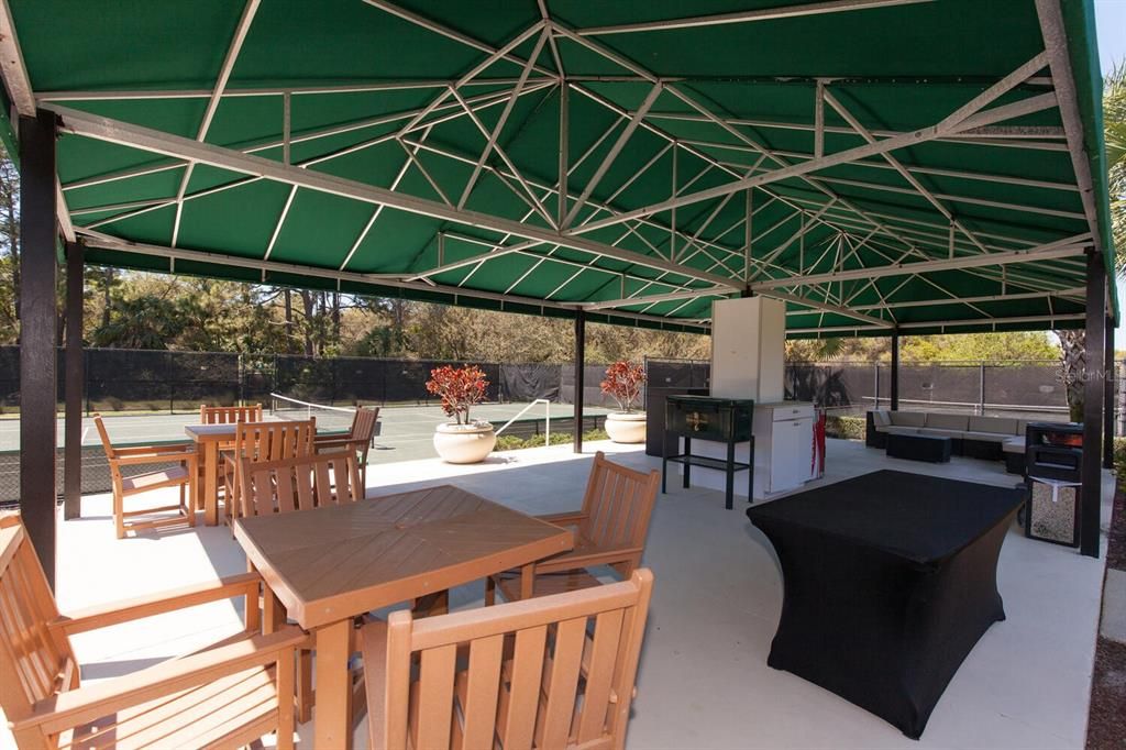 For Sale: $599,000 (2 beds, 2 baths, 2004 Square Feet)