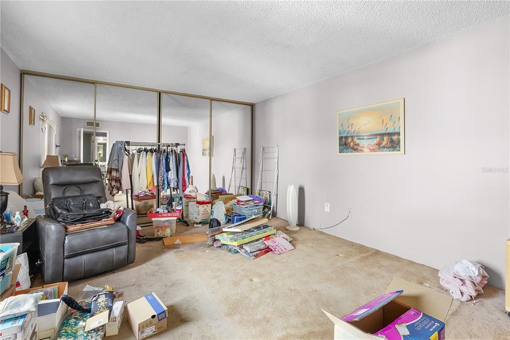 For Sale: $175,000 (2 beds, 2 baths, 1236 Square Feet)