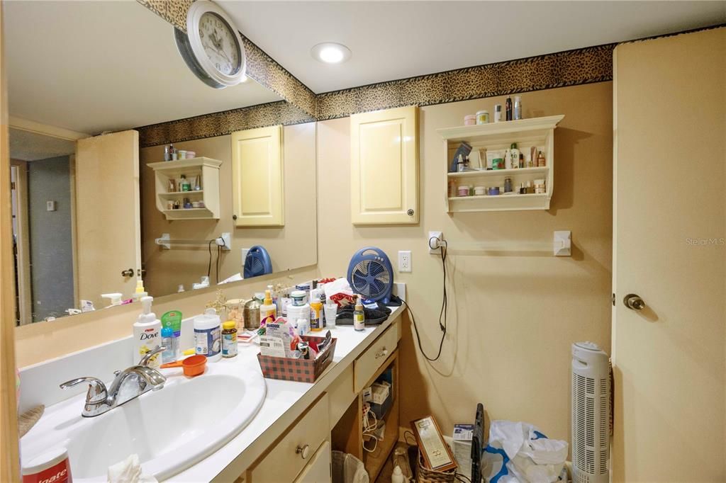 For Sale: $175,000 (2 beds, 2 baths, 1236 Square Feet)