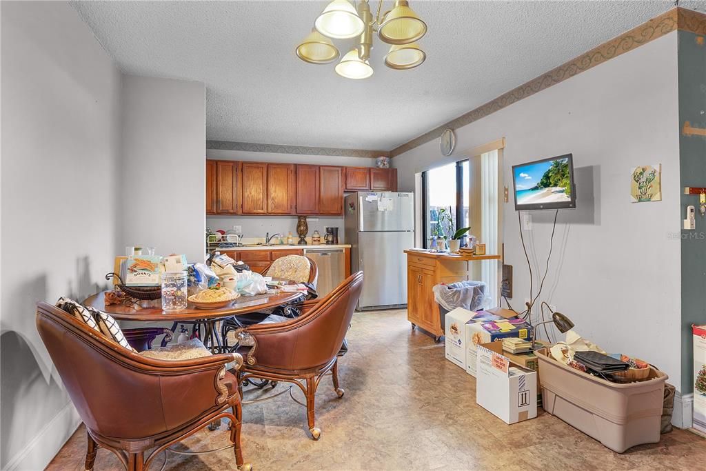 For Sale: $175,000 (2 beds, 2 baths, 1236 Square Feet)