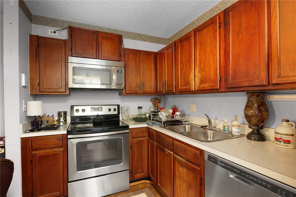 For Sale: $175,000 (2 beds, 2 baths, 1236 Square Feet)