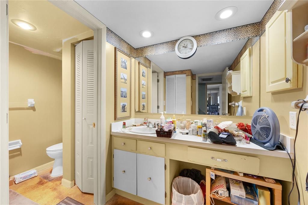 For Sale: $175,000 (2 beds, 2 baths, 1236 Square Feet)